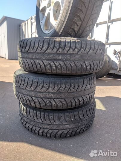 Bridgestone Ice Cruser 7000 235/65 R17