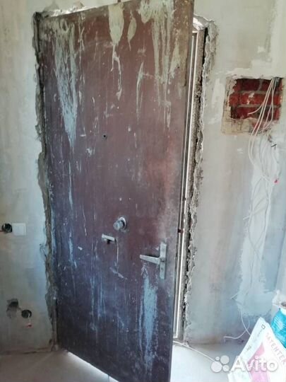 Металлическая дверь 860 бу