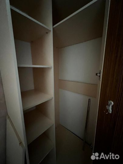 Шкаф угловой