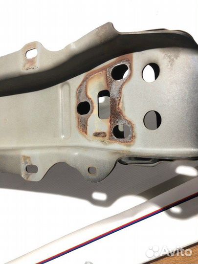 Усилитель бампера передний Toyota Vitz NCP95 2nzfe