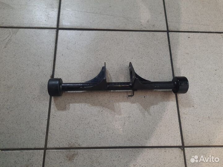 Кронштейн бака Yamaha XT600Z Tenere 1988