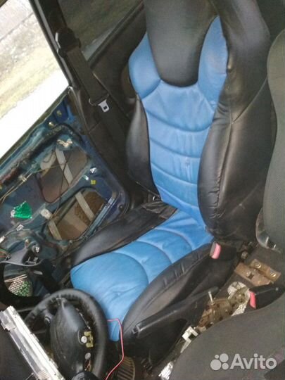 Передние сиденья Mazda 323F BA