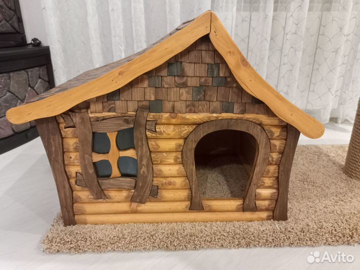 Домик для кошки с когтеточкой