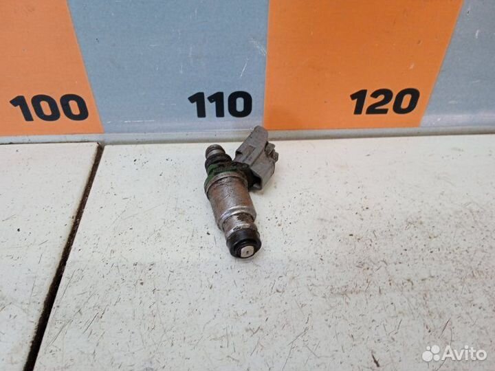 Форсунка топливная Toyota Rav4 XA10 2.0 1997
