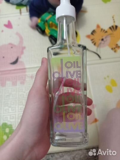 Оригинальный чехол от очков Guess