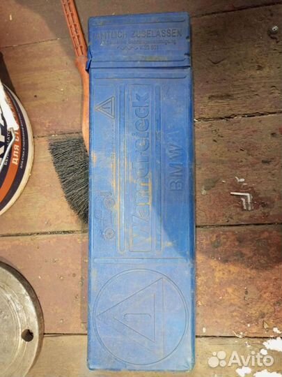 Знак аварийной остановки BMW