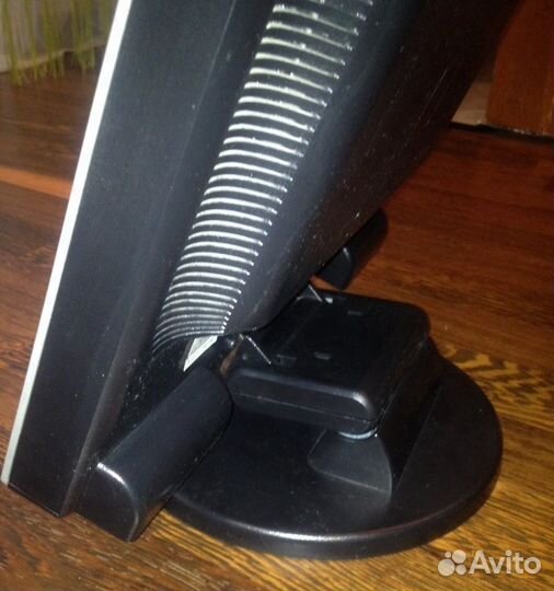 Монитор ЖК NEC 19