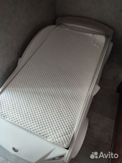 Детская кровать машина с матрасом