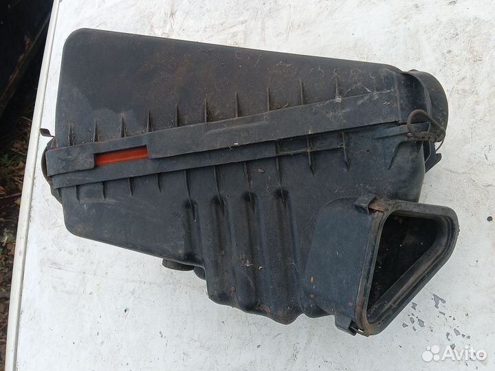 Корпус воздушного фильтра Тойота Карина Е