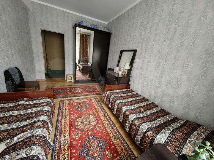 3-к. квартира, 90 м², 2/5 эт.