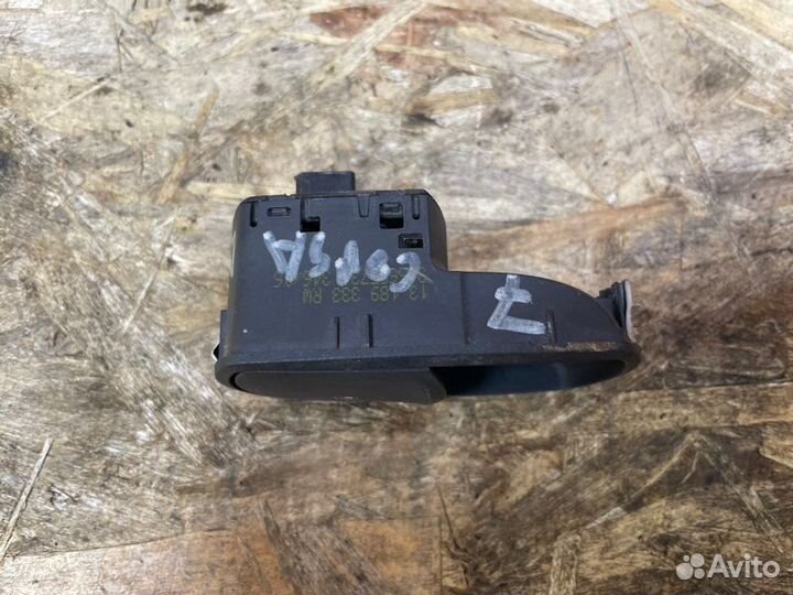 Кнопка стеклоподъемника передняя правая Opel Corsa