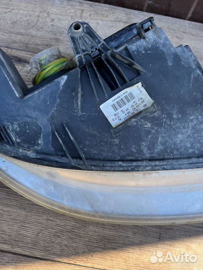 Фара передняя левая Volkswagen Passat 2.0