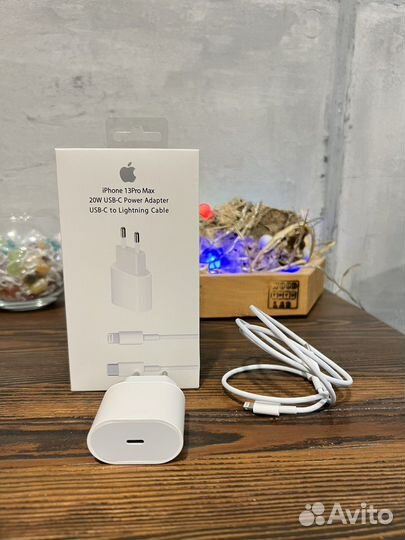 Зарядка на iPhone 20w с кабелем