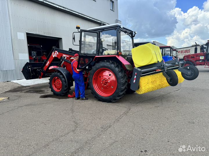 Услуги трактора со щеткой и ковшом в Среднеуральск