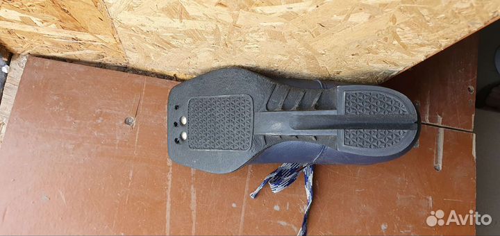 Лыжные ботинки