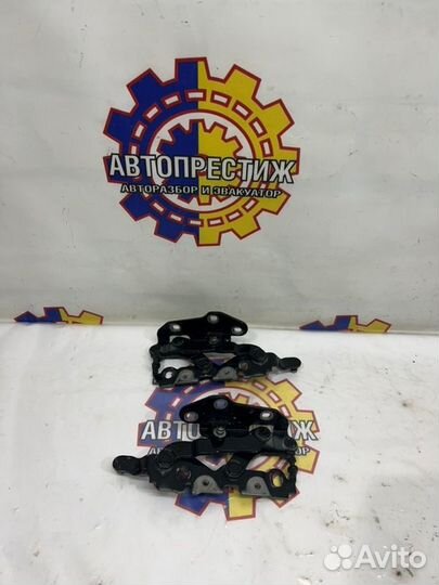 Петли капота Mercedes-Benz E-Class 2010