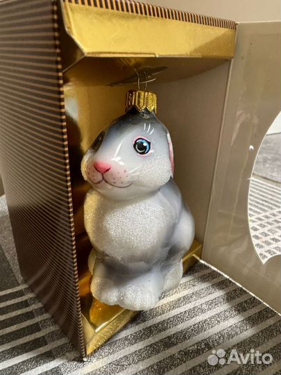 Елочная игрушка Ариель серый заяц