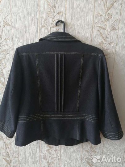 Костюм женский пиджак и юбка