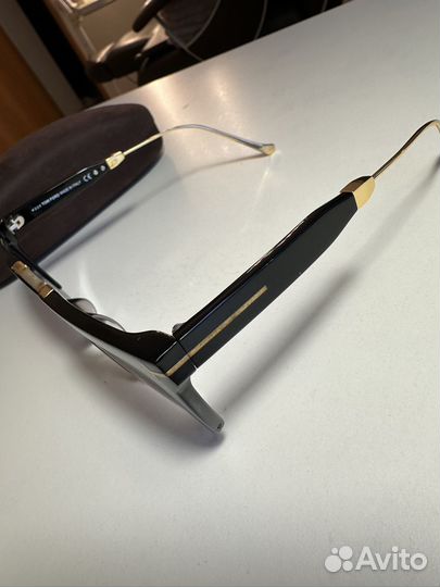 Солнцезащитные очки женские брендовые