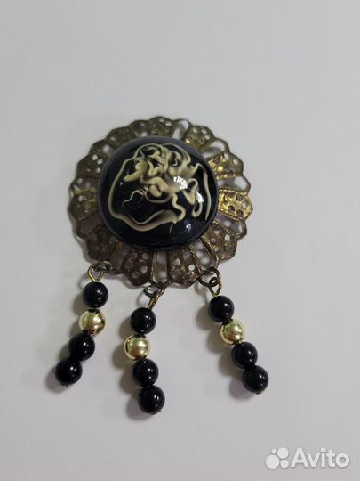 Брошь 