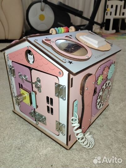 Бизиборд домик