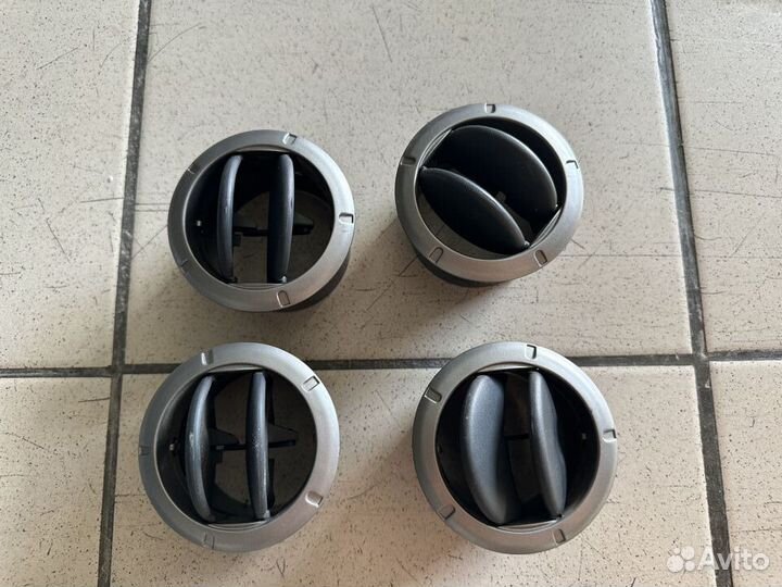 Дефлектор воздушный Рено Дастер Duster