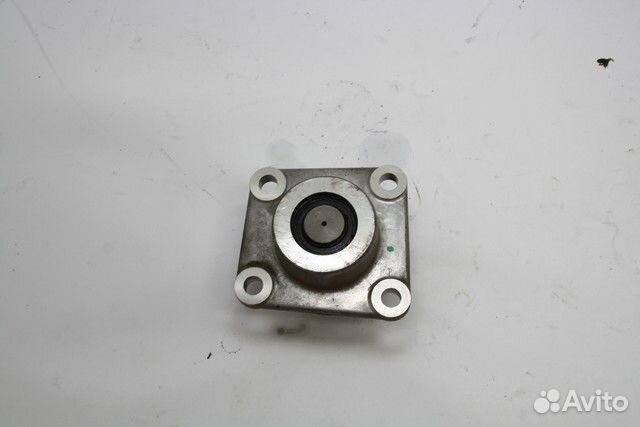 Кронштейн вискомуфты 1320A047 Mitsubishi Pajero