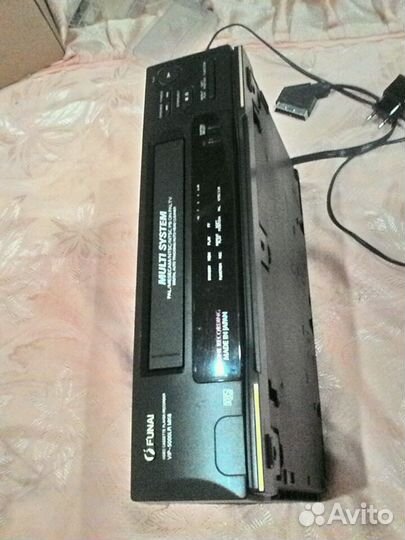 Видеомагнитофон 