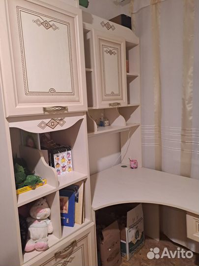 Письменный стол