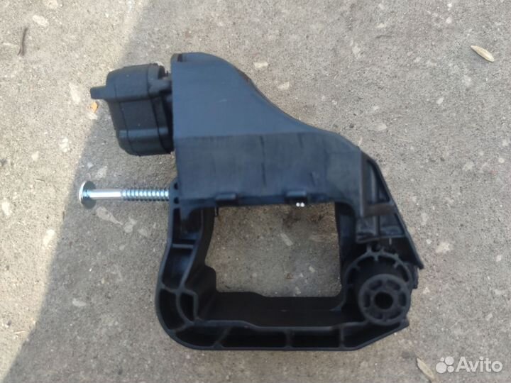 Крепление кассеты радиатора 253