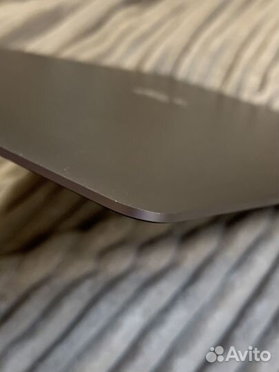 Крышка с неисправной матрицей MacBook Pro 16 A2141