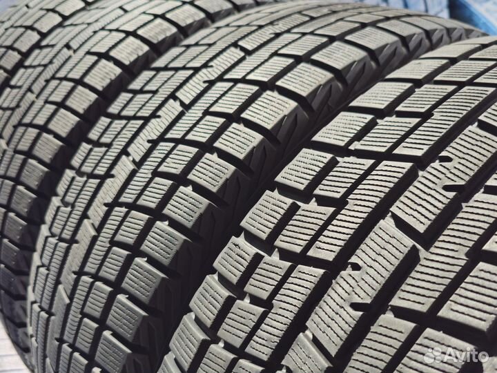 Yokohama Ice Guard IG30 215/55 R17