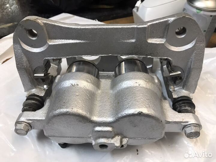 Суппорт передний