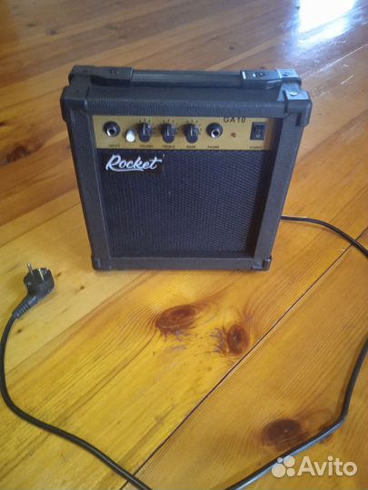 Гитарный комбоусилитель 10 ватт