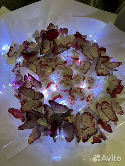Светящийся букет из бабочек