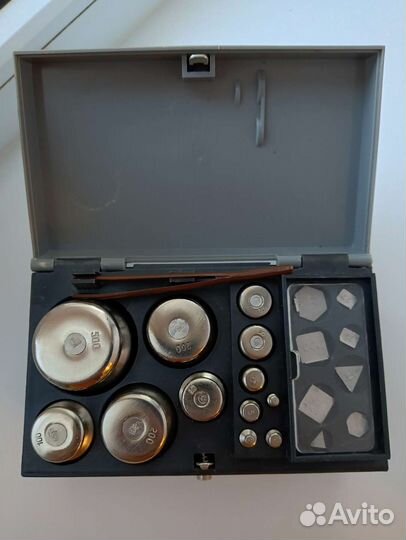 Комплект калибровочных гирь Г–4–1111.10