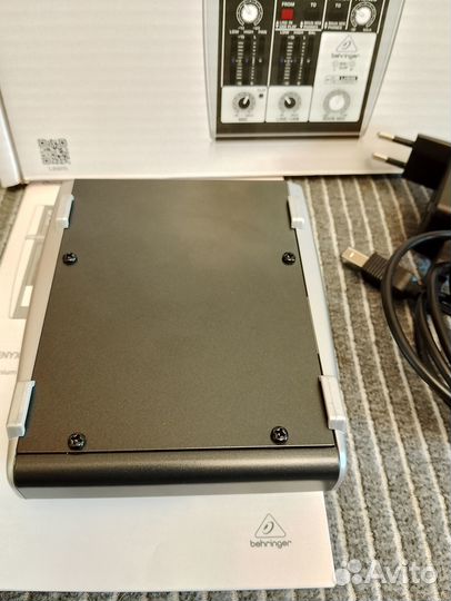 Микшер, аудио карта Behringer xenyx 302USB