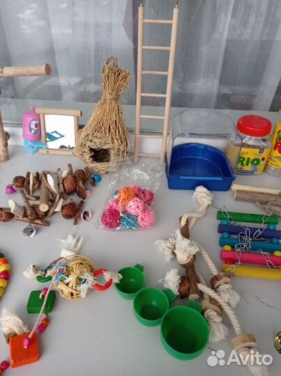 Игрушки для попугаев