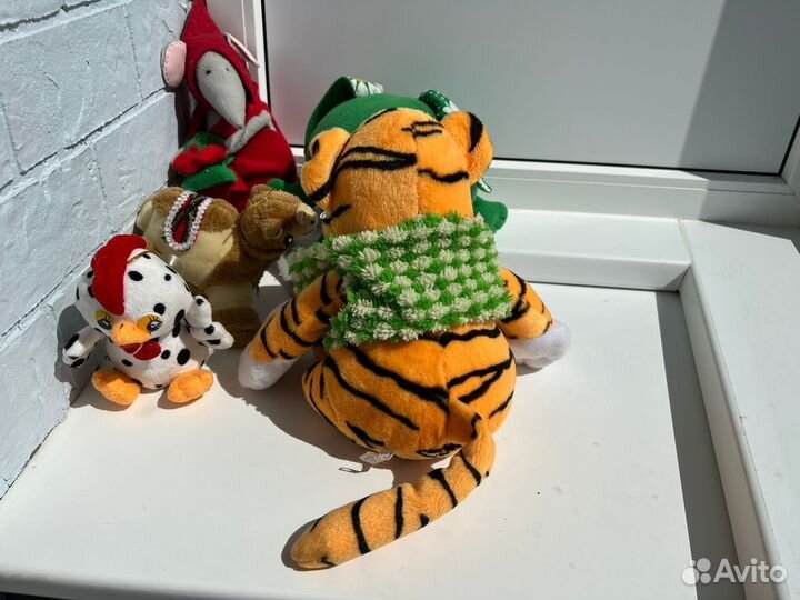 Мягкие игрушки пакетом тигр верблюд мышка