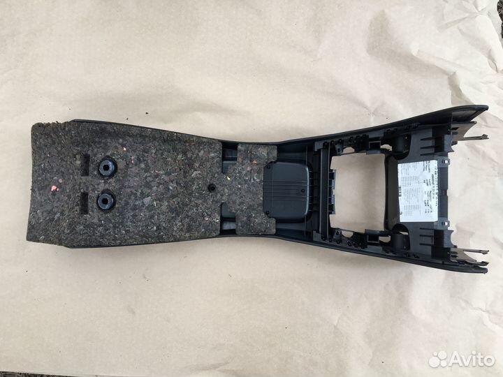 Задняя центральная консоль BMW 3 E92N 05-13