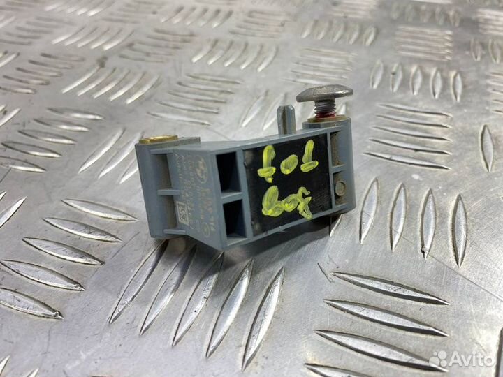 Датчик удара Bmw 7 F01 N63B44 2009