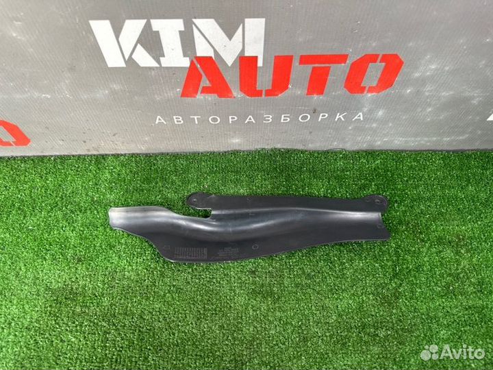 Кожух замка двери левый Kia Rio 3 Ub 11-17 1.4