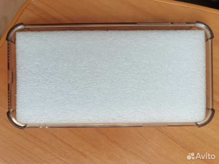 Чехол на iPhone 11