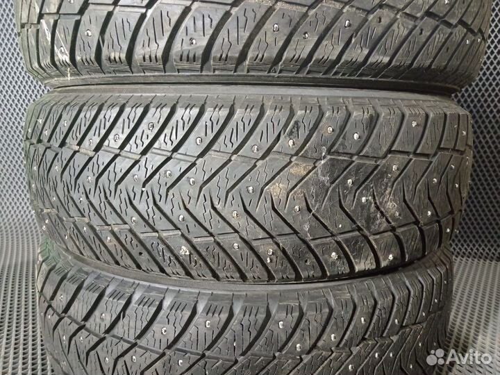 Yokohama Ice Guard IG65 215/65 R17