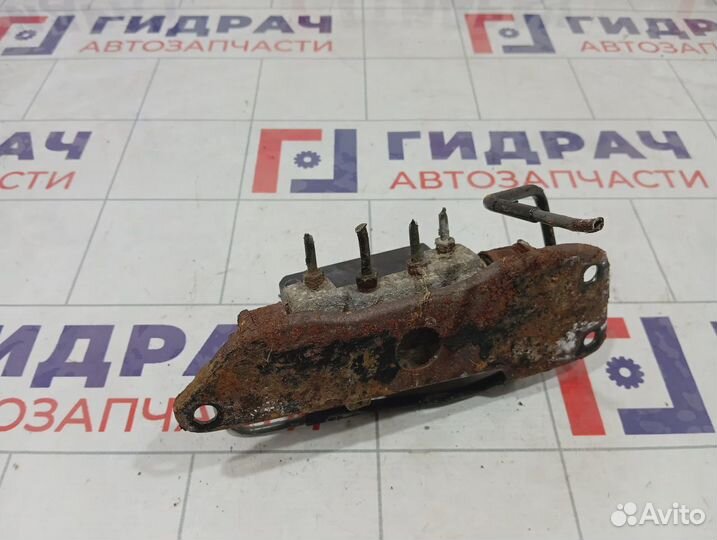 Блок клапанов гидроподвески Toyota Land Cruiser (J100) 48940-60010