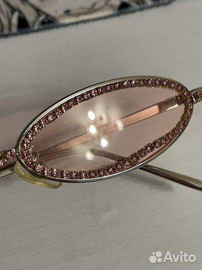 Солнцезащитные очки со стразами