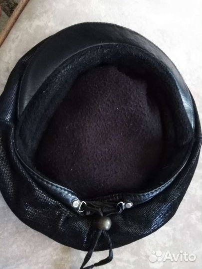 Кепка кожаная женская