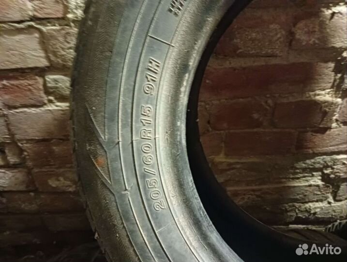 Yokohama E102 205/60 R15