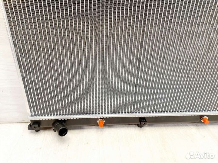 Радиатор охлаждения Mazda CX-7. 2006-2012