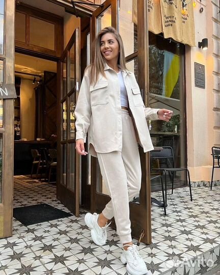 Женский костюм